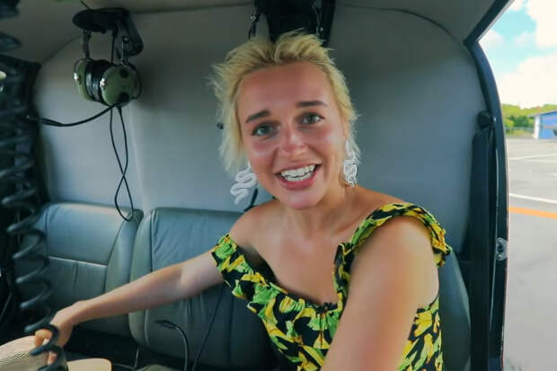 Покинувшую Россию телеведущую не пустили в США