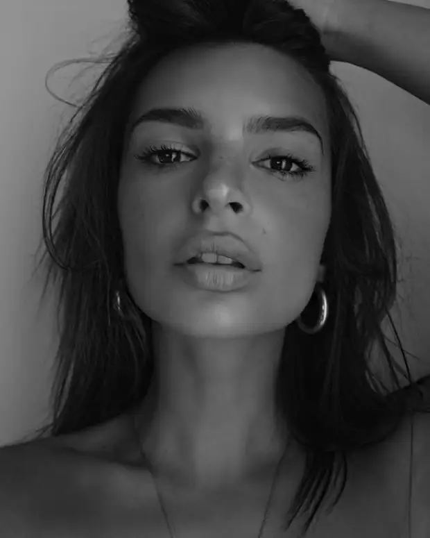 Эмили Ратаковски и ее новая откровенная фотосессия в купальнике - ШоубиZZZ- всё о звёздах - 4 сентября - 43363475454 - Медиаплатформа МирТесен