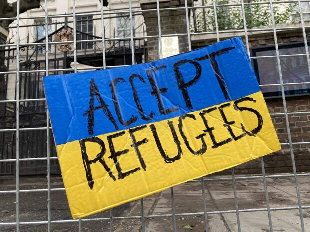 ЕС продлит прием украинских беженцев до марта 2026 года