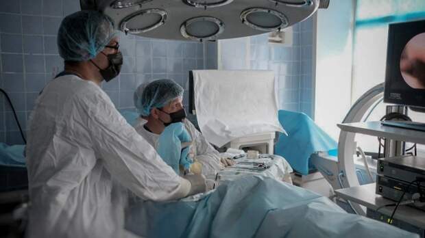 Ревдинские врачи спасли 98-летнюю пациентку с многооскольчатым переломом