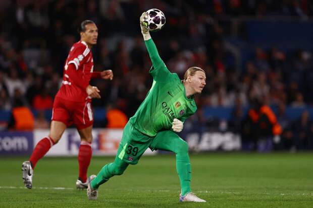 Сафонов стал первым играющим российским вратарем в полуфинале Лиги чемпионов