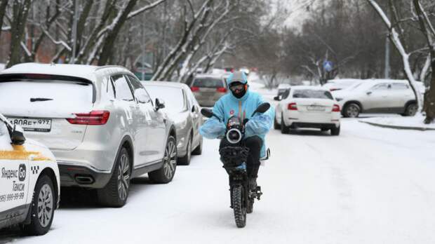 «Коммерсантъ»: в России впервые сократились вакансии курьеров на полный день