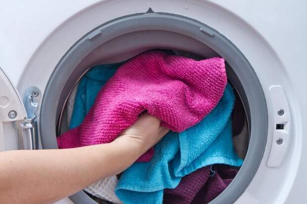 полотенца нужно стирать отдельно от других вещей. / Фото: dpa1.ru