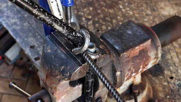 Как «завязать» стальную арматуру без нагрева в морской узел