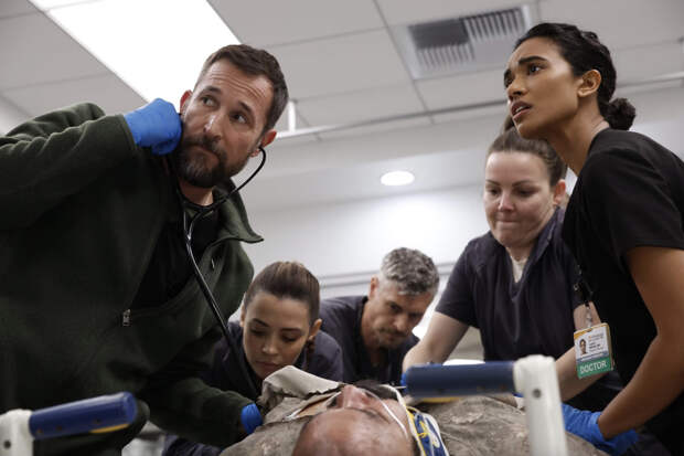 Стали известны лауреаты премии «Золотой глобус» за лучший сериал