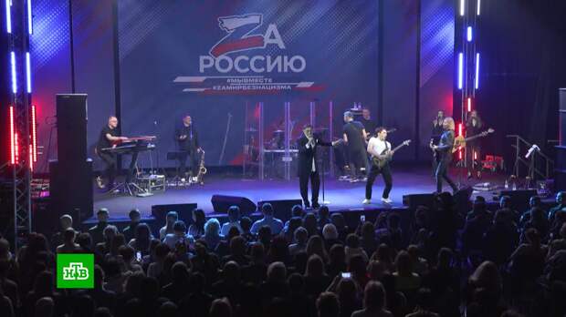 Григорий Лепс спел для российских военных в Музее Победы