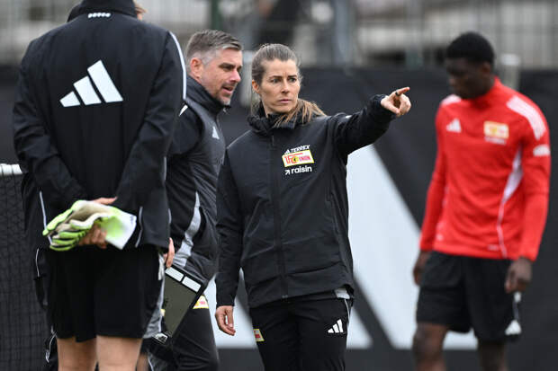 Директор клуба Бундеслиги отреагировал на насмешки после назначения женщины-тренера