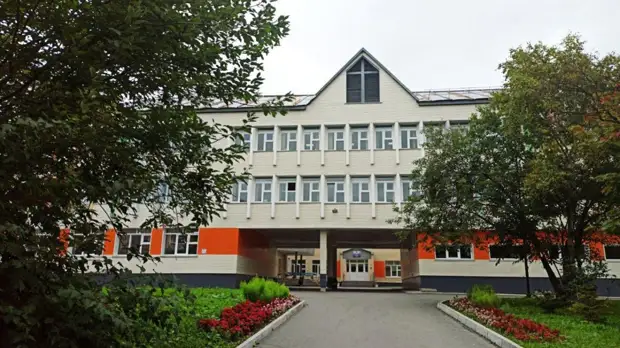 Проверка прокуратуры и увольнение директора: к каким последствиям привёл «школьный митинг» в Южно-Сахалинске