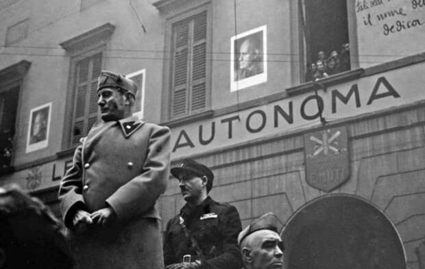 Правительство возглавлял Бенито Муссолини, а единственной законной партией была Республиканская фашистская / Фото: warhead.su Правительство возглавлял Бенито Муссолини, а единственной законной партией была Республиканская фашистская / Фото: warhead.su