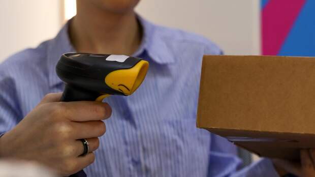 «Открыл свой ПВЗ и стал зомби, которому приходится общаться с неадекватами»: опыт нашего читателя комментирует психолог