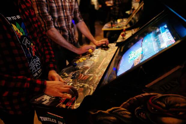 I/O Arcade Bar