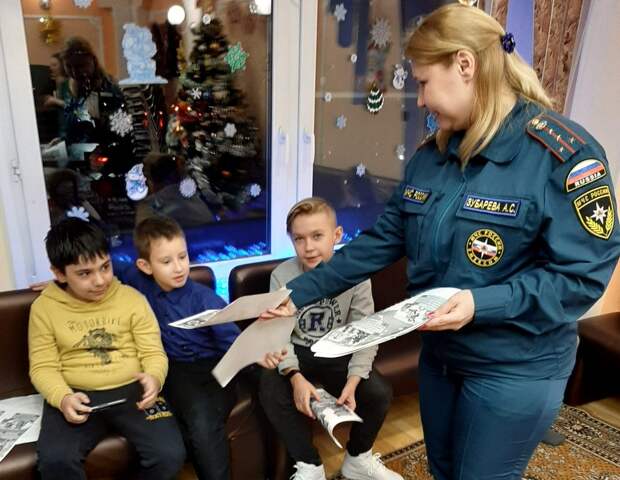 Сотрудники МЧС ЮВАО провели профилактические мероприятия в детских учреждениях. Фото: пресс-служба МЧС по ЮВАО.