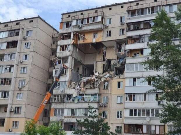 Взрыв в жилом доме в Киеве разрушил несколько, есть жертвы