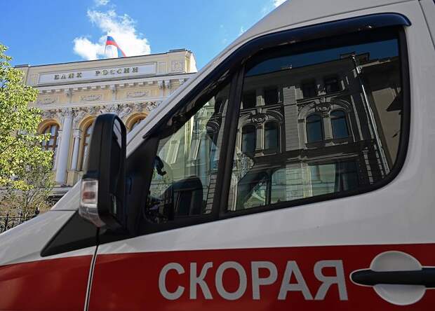 Годовалый ребенок поиграл с украшением для праздничного торта и впал в кому