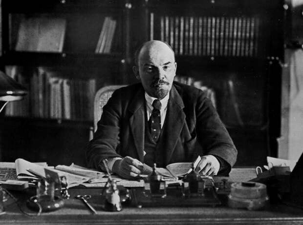 По дошедшей до нашего времени информации, Владимир Ильич имел зарплату 500 руб. в месяц / Фото: news.myseldon.com