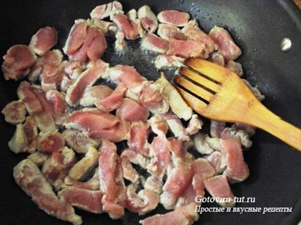 Корейский салат с мясом и огурцами
