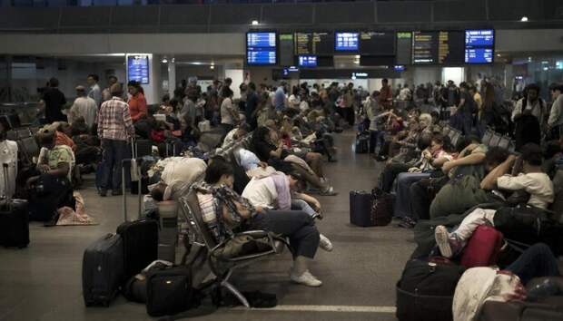 Через Турцию и Казахстан: как застрявшим в ОАЭ туристам вернуться в Россию