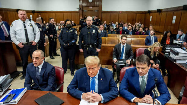Фото: Reuters📷Дональду Трампу не привыкать к судебным разбирательствам