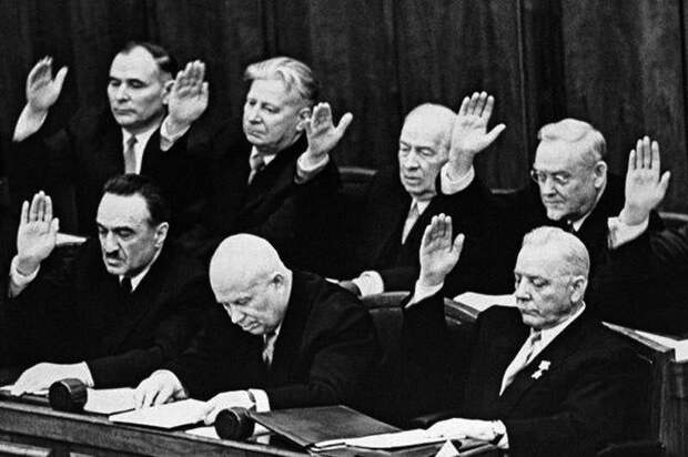 12 исторических фото «хрущёвской оттепели», когда молодёжь резко стала модной