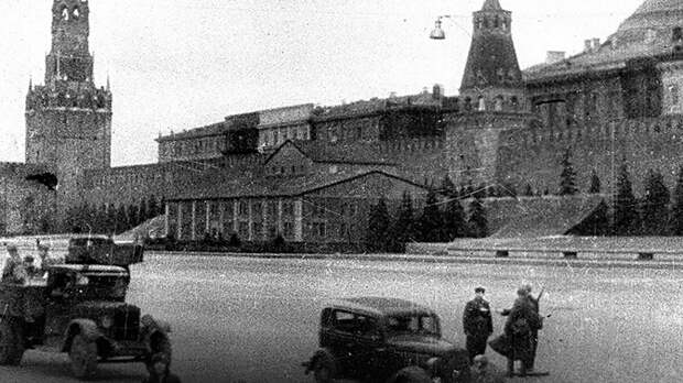 4 факта о том, как прятали Кремль от авиаударов во время войны