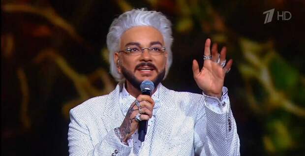 Киркоров выплатит штраф за курение в аэропорту Барнаула