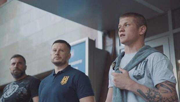 Маляр с цепью. О тех, кто атаковал Офис президента Украины