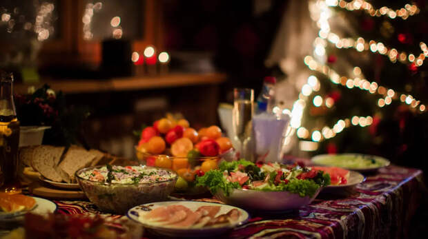 Недовольную подарком от подчинённых бизнес-леди из Кузбасса публично пристыдили: "Извините за плохой французский"