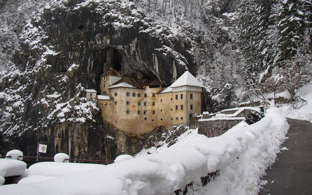 знаменитый замок Словении