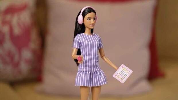 Американская компания Mattel выпустила куклу Барби с аутизмом