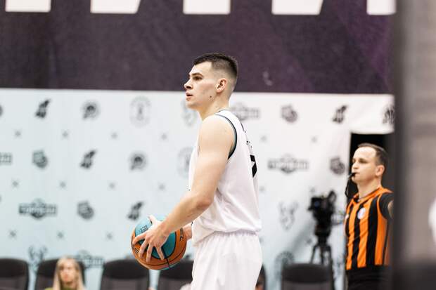 Баскетболисты «Пари НН» открыли новый год победой в Красноярске