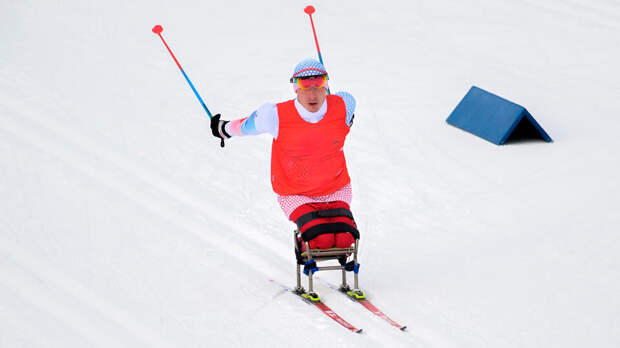 Лыжник Голубков завоевал третье золото для России на Паралимпиаде в Италии