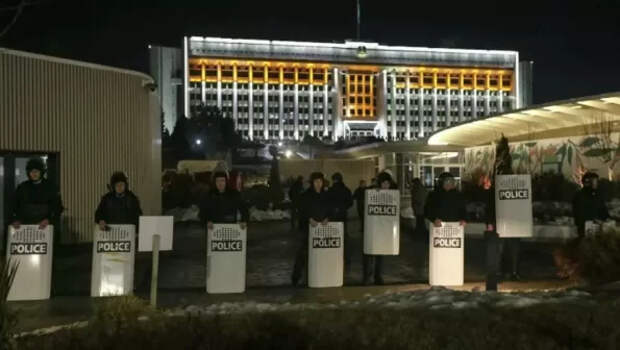 Президент Казахстана Токаев обратился к ОДКБ за помощью...