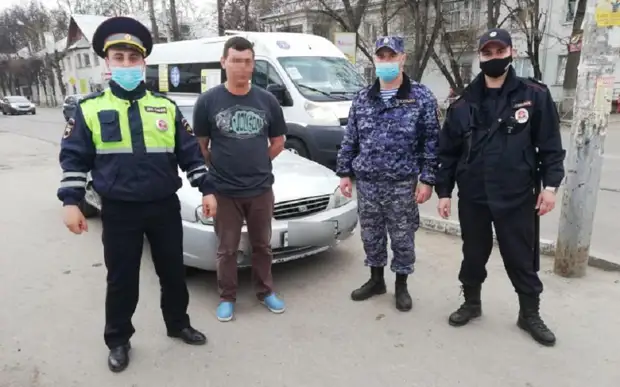 Рязанские полицейские остановили ссору между пешеходом и водителем