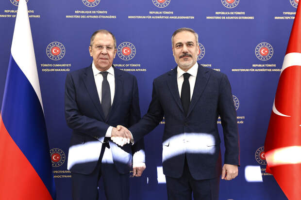 МИД РФ: Фидан в беседе с Лавровым затронул развитие событий вокруг Украины