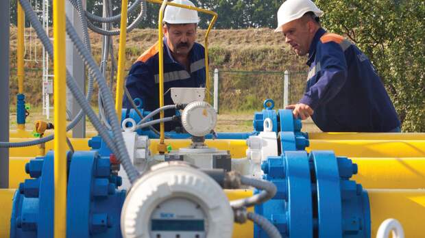 Медведев назвал возможным сохранение транзита газа через Украину