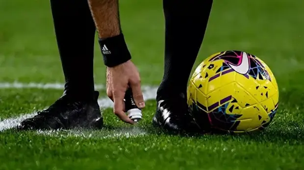 Источник опубликовал видео, на котором арбитры перед матчем «Тамбов» — «Урал» пили водку