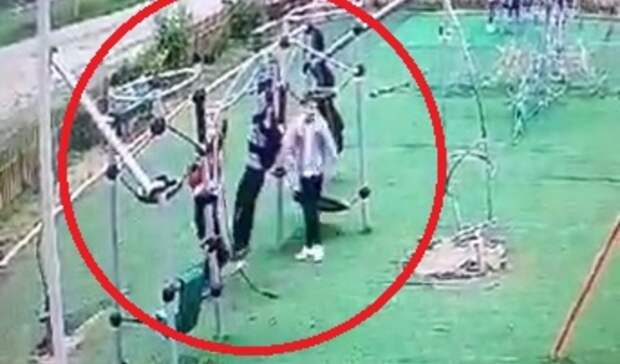 «Быстро удалились»: противозаконные действия подростков возмутили жителя Приморья