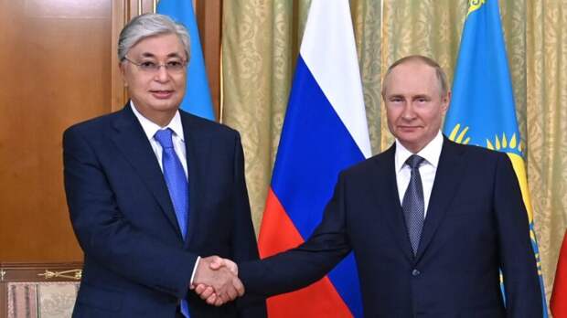Путин и Токаев поздравили друг друга с Новым годом, отметив высокий уровень отношений России и Казахстана