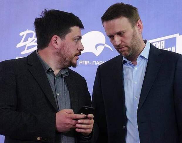 Волков заметает следы, пока Навальный рвет волосы на груди