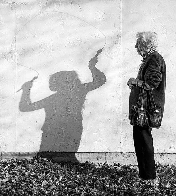 91-летняя бабушка в серии сюрреалистических снимков 91-летняя бабушка в серии сюрреалистических снимков
