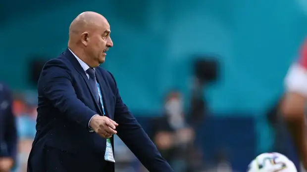 Слуцкий высказался о зарплате Черчесова