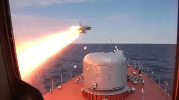 «Заранее все оповещаются»: в Кремле заявили о регулярном характере плановых учений в России