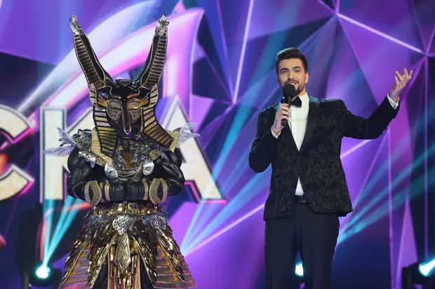 Анубис довел до слез Тодоренко, а Бычка выдал узнаваемый жест: интриги «Маски»