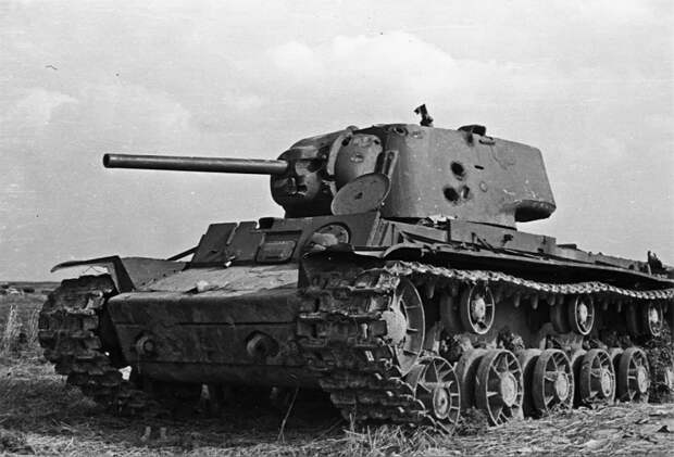Как танк КВ задержал продвижение танковой дивизии вермахта