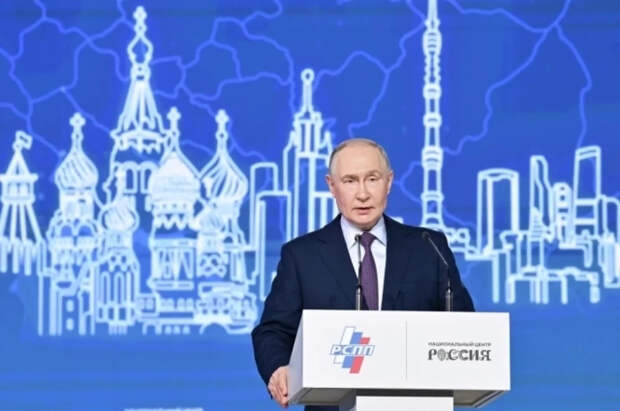 Путин поручил уменьшить «бумажную нагрузку» на врачей и учителей