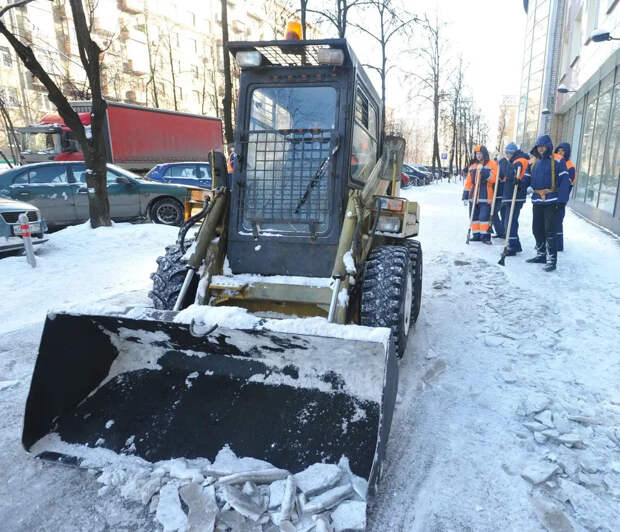 В Краснодаре родители избили засыпавшего детскую горку тракториста