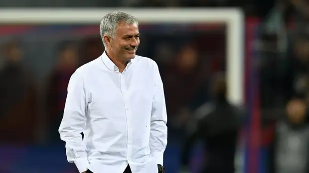 Моуринью поздравил Симоняна с 95-летием