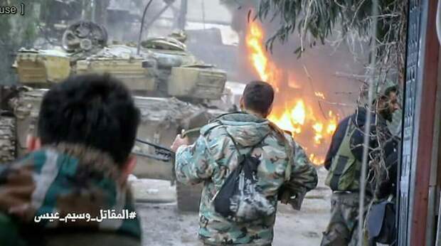 Кадры боев: Армия Сирии контратакует в пригороде Дамаска, отбрасывая террористов (ФОТО, ВИДЕО)