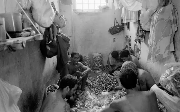 Обитатели тюрьмы Карандиру. 10 жесточайших тюрем в мире, где людей содержат в нечеловеческих условиях