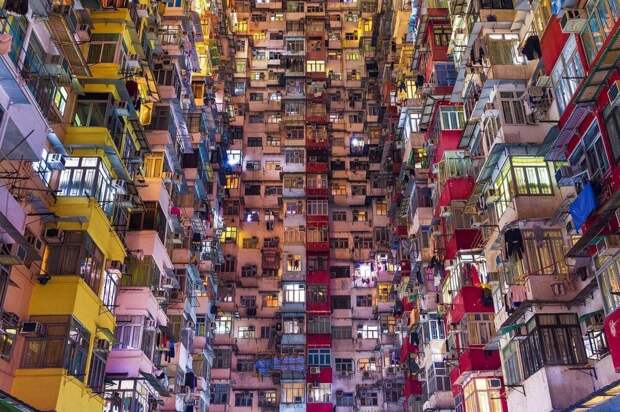 Дом-монстр в Гонконге. Как он выглядит без фотошопа?